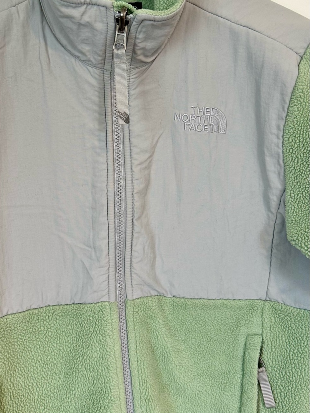 The North Face Kids Light Green and Gray Denali Fleece Jacket - Girls Medium - Picture 5 of 9